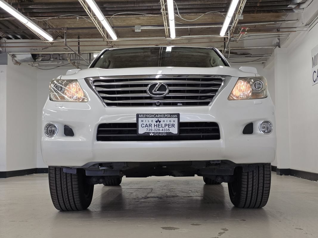 Used 2010 Lexus LX 570 4WD w/ Luxury Pkg image 3