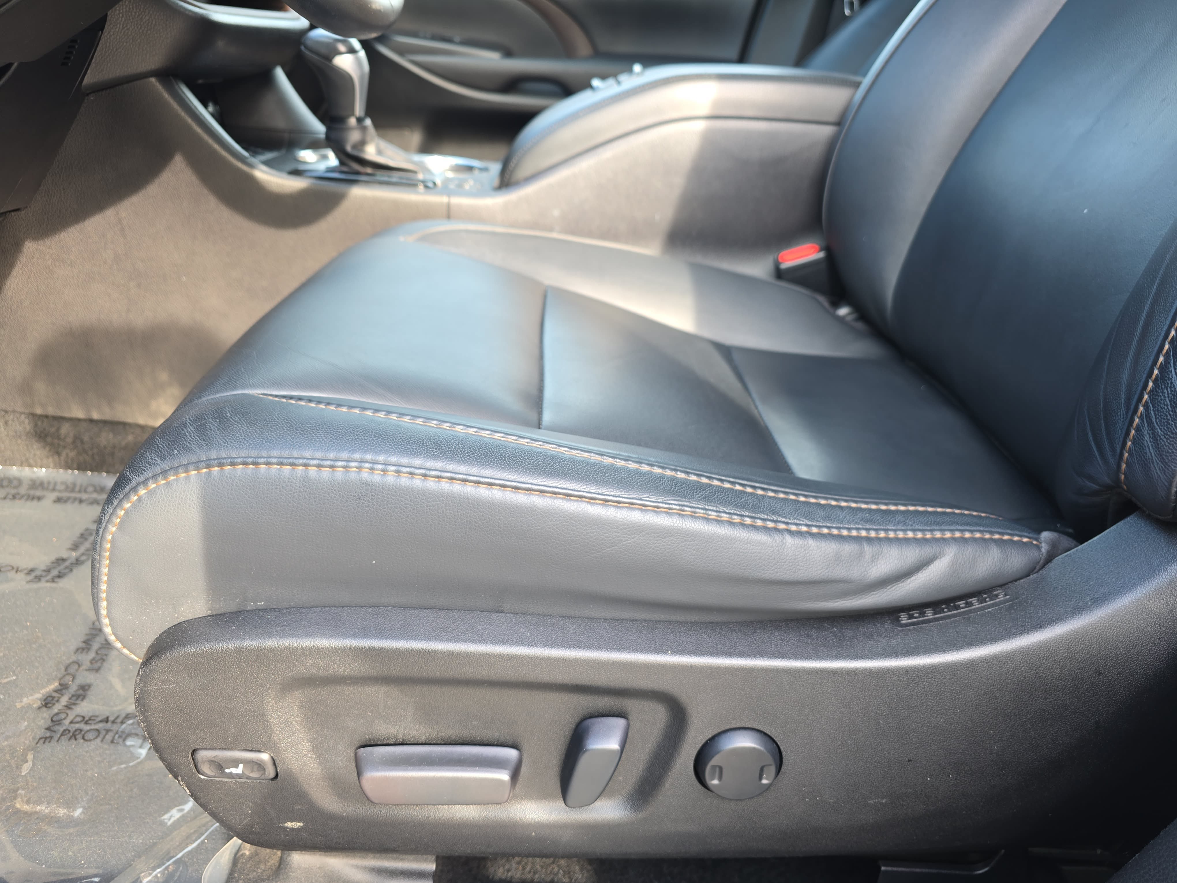 Used 2017 Toyota Highlander XLE AWD/4WD image 29