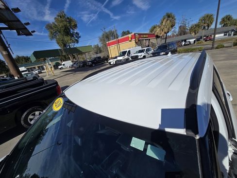 Used 2020 Ford Explorer XLT image 33