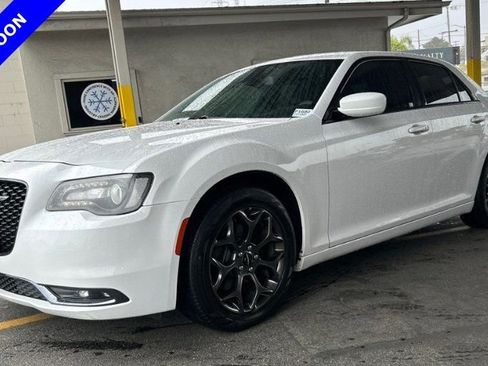 Used 2018 Chrysler 300 S image 1
