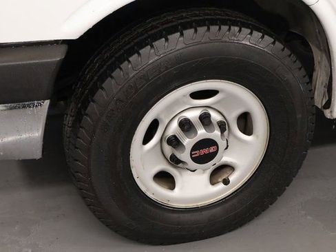 Used 2015 GMC Savana 2500 Extended w/ Chrome Appearance Package image 6