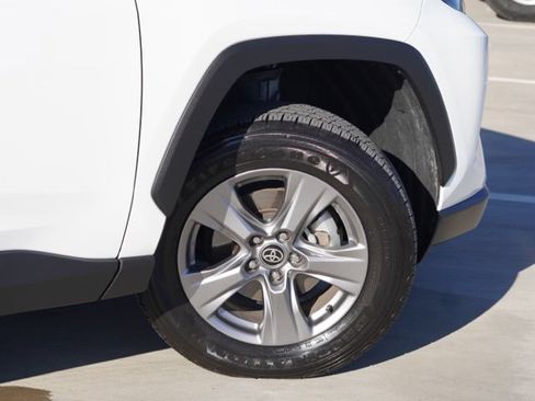Used 2024 Toyota RAV4 XLE AWD/4WD image 9