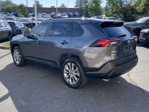 Used 2021 Toyota RAV4 XLE Premium FWD image 5
