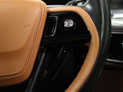 Used 2023 Lincoln Aviator Black Label w/ Class IV Trailer Tow Package image 21