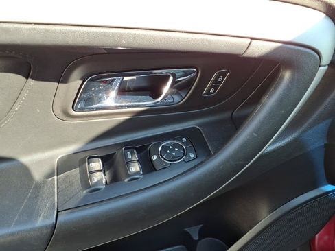 Used 2014 Ford Taurus SEL w/ Equipment Group 201A FWD image 13