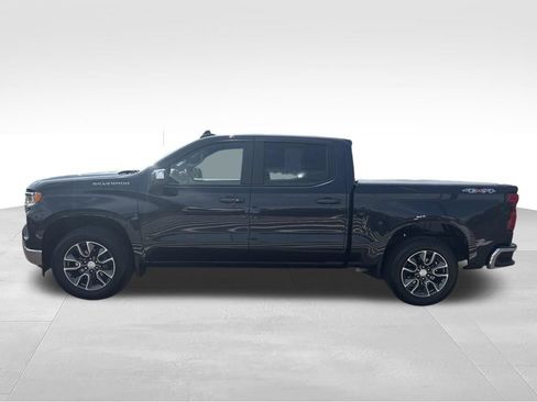 Used 2022 Chevrolet Silverado 1500 LT AWD/4WD image 6