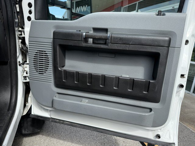 Used 2015 Ford F550 2WD Regular Cab Super Duty image 23