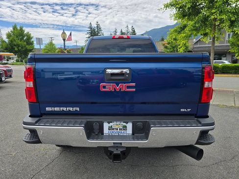 Used 2016 GMC Sierra 2500 SLT w/ Duramax Plus Package AWD/4WD image 6
