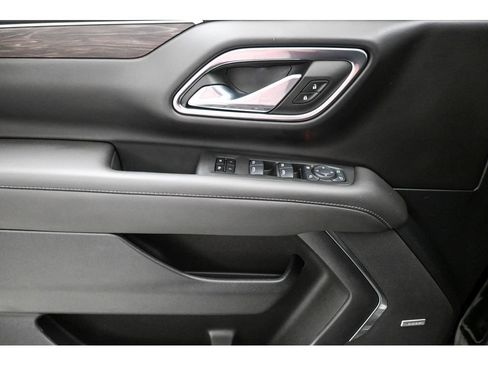 Used 2024 Chevrolet Tahoe Z71 w/ Z71 Off-Road Package AWD/4WD image 10