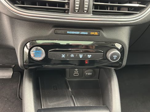 Used 2025 Ford Escape Platinum AWD/4WD image 18