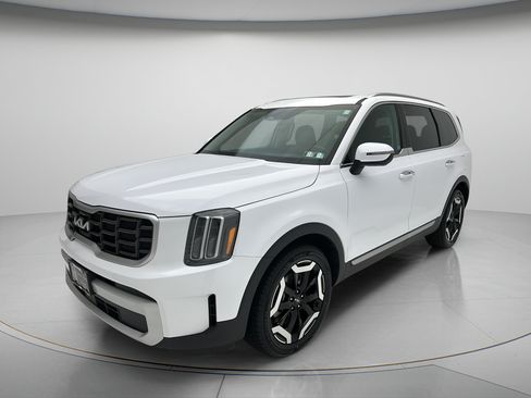 Used 2025 Kia Telluride S AWD/4WD image 3
