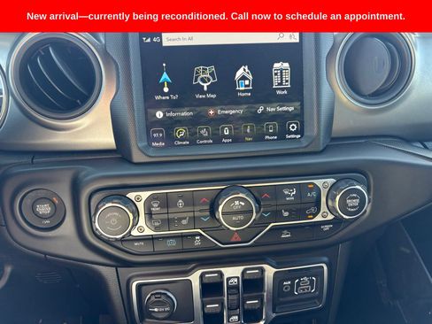 Used 2023 Jeep Wrangler Unlimited w/ Sun & Screen Package AWD/4WD image 8