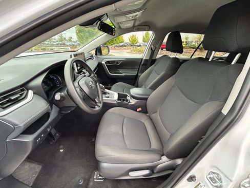 Used 2025 Toyota RAV4 LE AWD/4WD image 12
