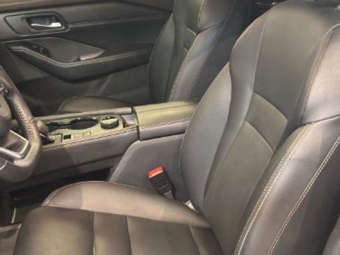 Used 2022 Nissan Rogue SL w/ SL Premium Package image 12