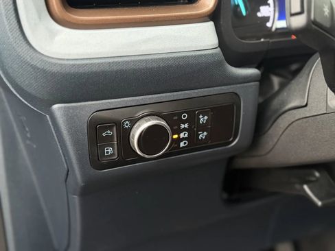 Used 2023 Ford Maverick Lariat image 26