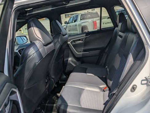 Used 2023 Toyota RAV4 XSE AWD/4WD image 15