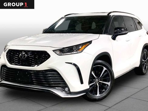 Used 2021 Toyota Highlander XSE AWD/4WD image 1