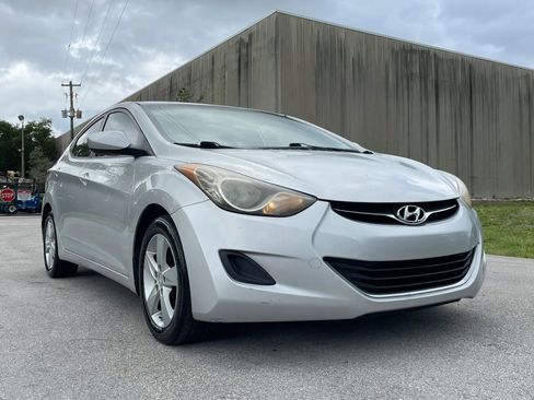 Used 2011 Hyundai Elantra GLS w/ Preferred Equipment Pkg 3 image 3
