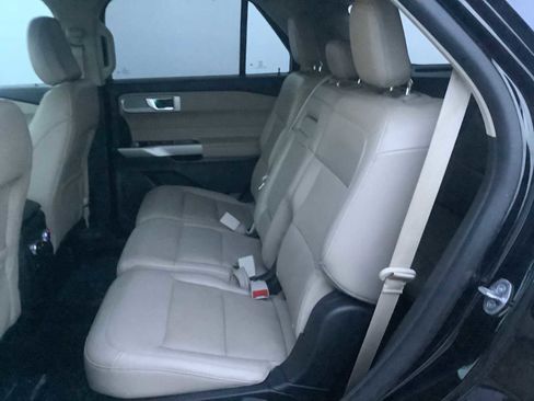 Used 2024 Ford Explorer Limited image 13