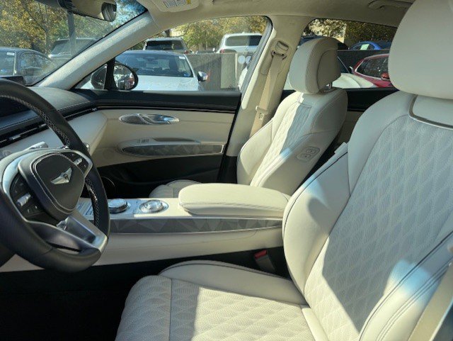 Used 2025 Genesis GV70 3.5T Sport w/ Sport Advanced Package AWD/4WD image 3