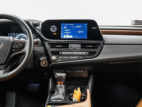 Used 2025 Lexus ES 300h w/ Premium Package FWD image 13