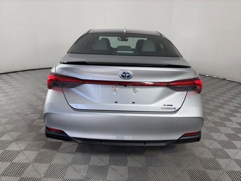 Used 2019 Toyota Avalon XSE image 6