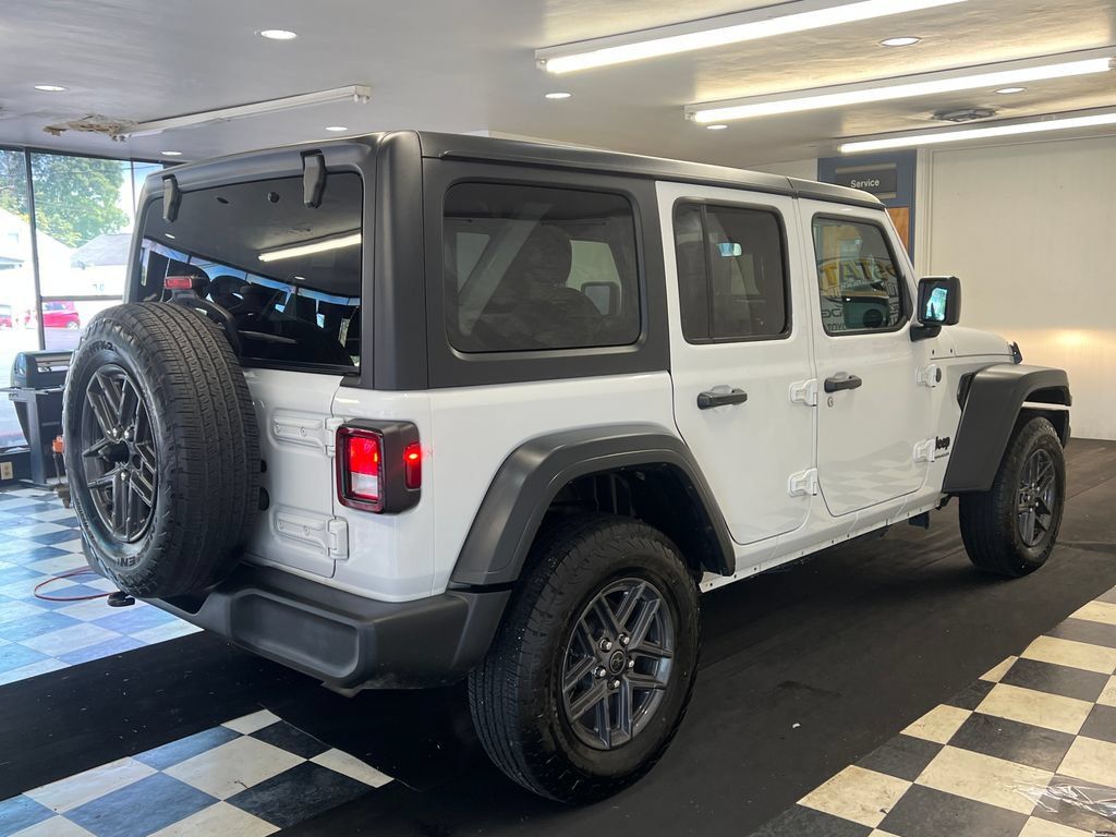 Used 2025 Jeep Wrangler Unlimited Sport AWD/4WD image 13