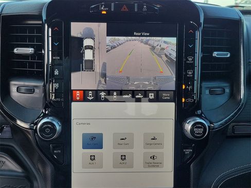 Used 2024 RAM 2500 Limited image 11