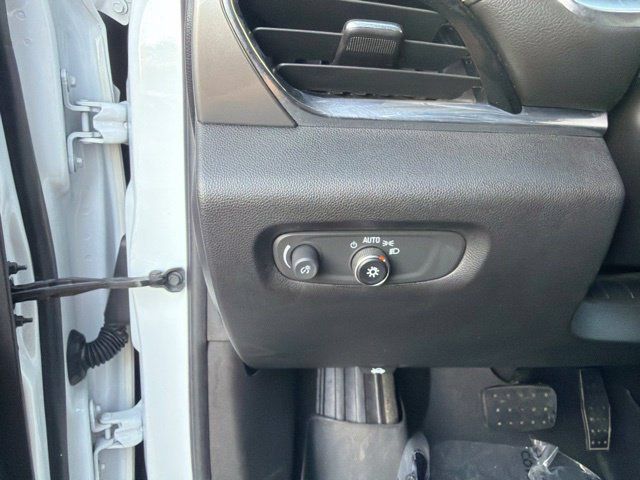 Used 2018 Chevrolet Traverse LS AWD/4WD image 27