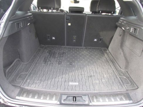 Used 2019 Jaguar F-PACE Premium image 60