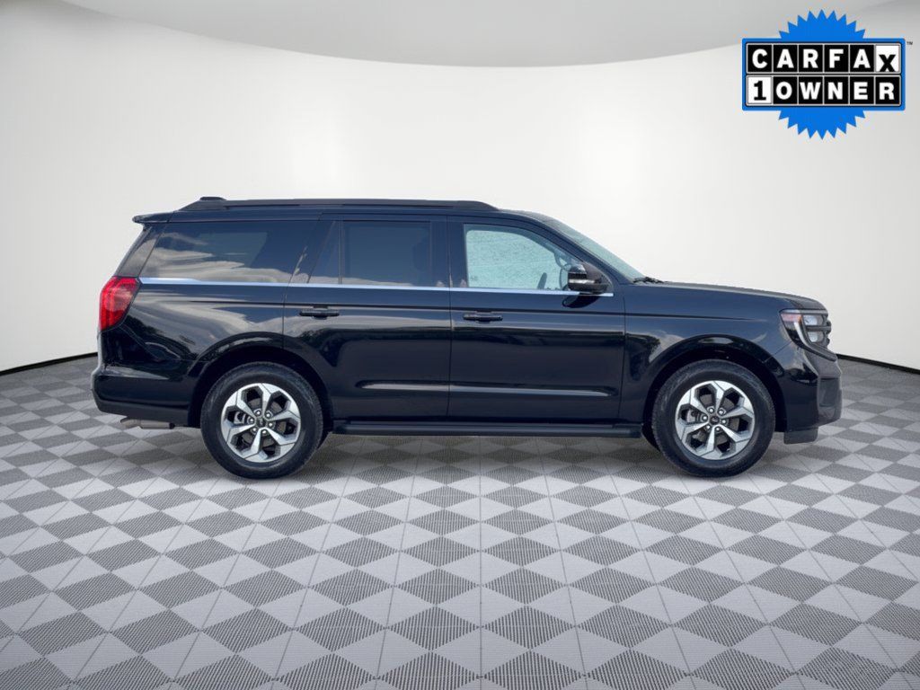 Used 2027 Ford Expedition Active AWD/4WD image 8