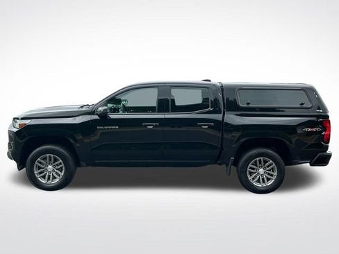 Used 2023 Chevrolet Colorado LT w/ LT Convenience Package II AWD/4WD image 4