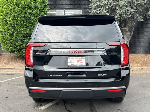 Used 2022 GMC Yukon XL SLT w/ SLT Luxury Package image 13
