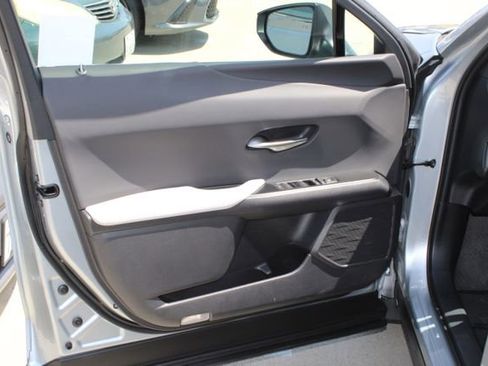 Used 2025 Lexus UX 300h FWD image 11