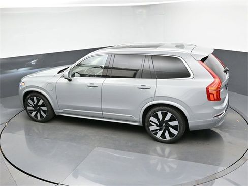 Used 2025 Volvo XC90 T8 Ultra image 48