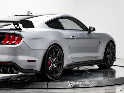 Used 2022 Ford Mustang Shelby GT500 w/ Carbon Fiber Track Pack RWD image 23