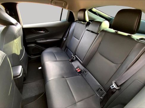 Used 2024 Toyota Prius XLE AWD/4WD image 21