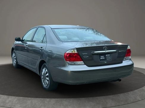 Used 2005 Toyota Camry LE image 6