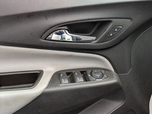 Used 2023 Chevrolet Equinox LT w/ Driver Convenience Package image 13