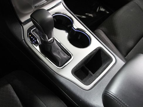 Used 2022 Jeep Grand Cherokee Laredo E w/ Security & Convenience Group image 17