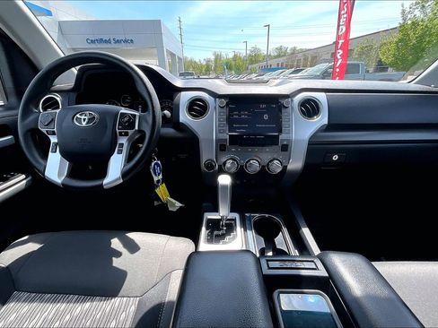 Used 2020 Toyota Tundra SR5 w/ SR5 Convenience Package image 16