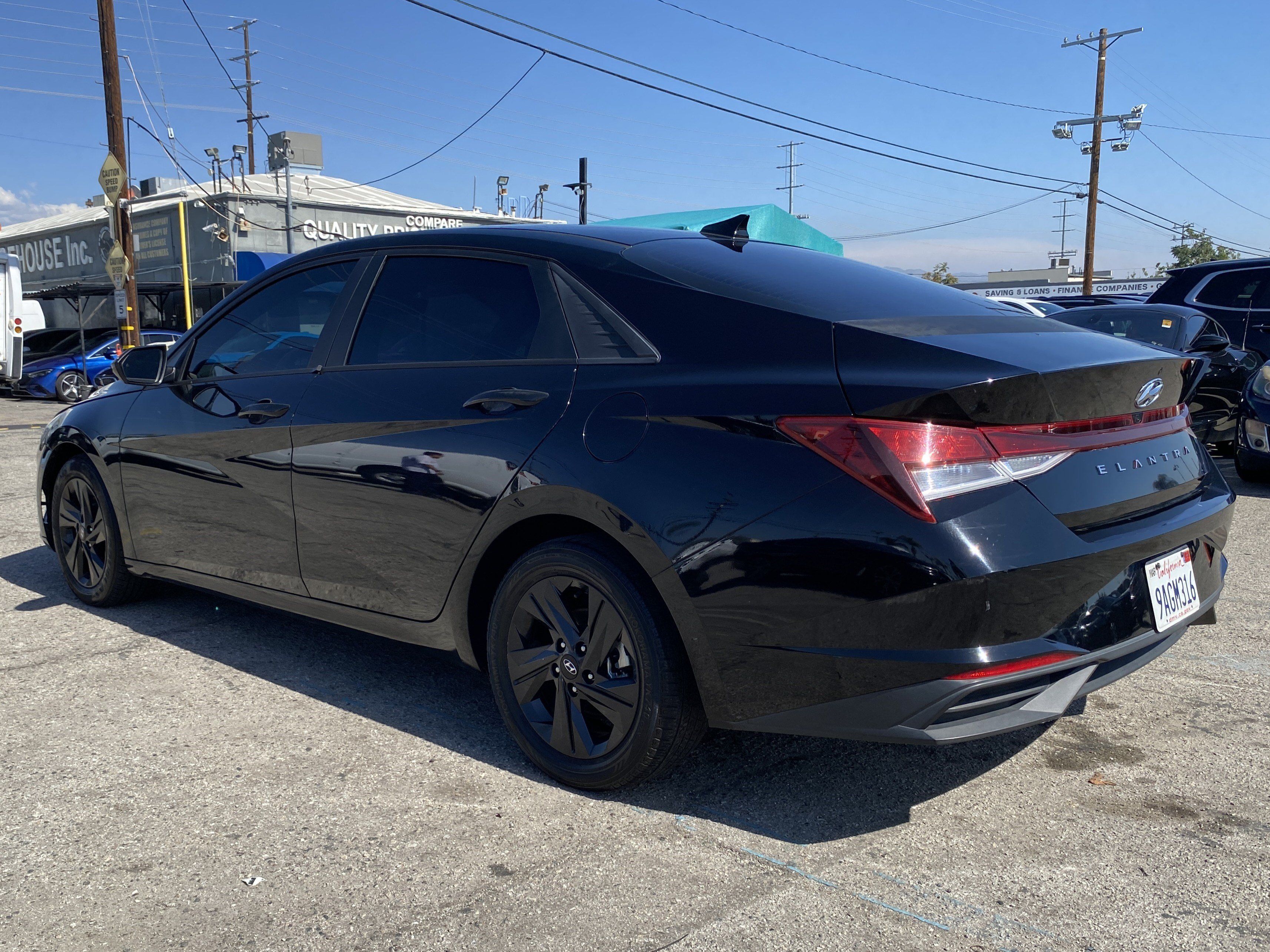 Used 2022 Hyundai Elantra SEL w/ Convenience Package FWD image 10