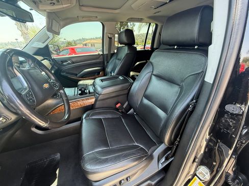 Used 2020 Chevrolet Suburban Premier image 11