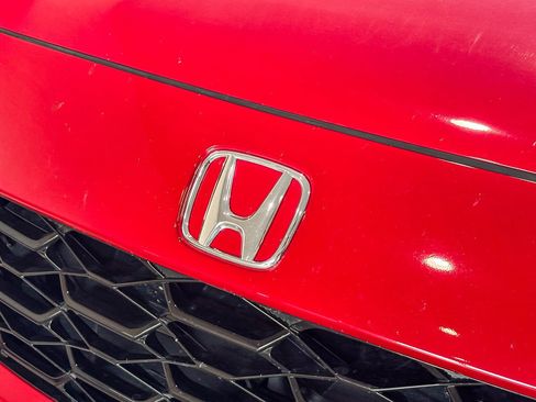 Used 2024 Honda HR-V EX-L image 10
