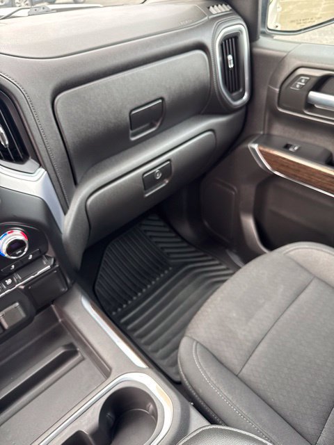 Used 2020 GMC Sierra 1500 Elevation w/ Elevation Value Package AWD/4WD image 14
