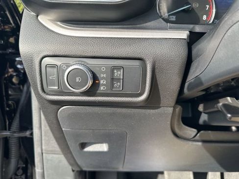 Used 2022 Ford Explorer XLT w/ Equipment Group 202A image 17