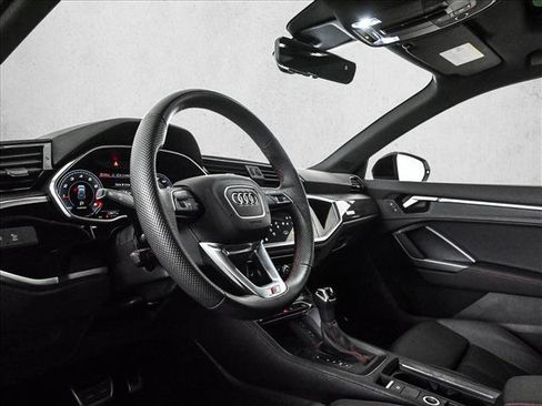 Certified 2025 Audi Q3 2.0T Premium Plus w/ Premium Plus Package image 10