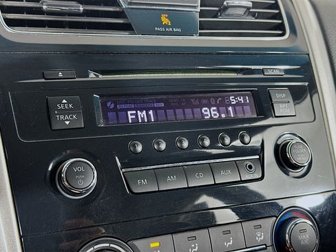 Used 2013 Nissan Altima 2.5 S FWD image 21