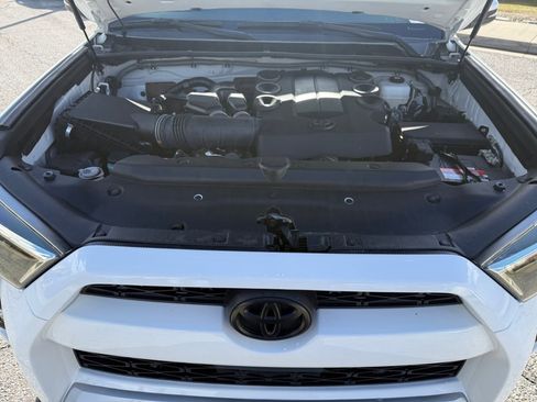 Used 2024 Toyota 4Runner TRD Off-Road Premium AWD/4WD image 15