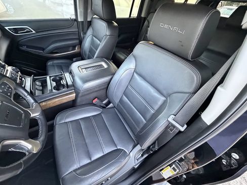 Used 2019 GMC Yukon XL Denali RWD image 18